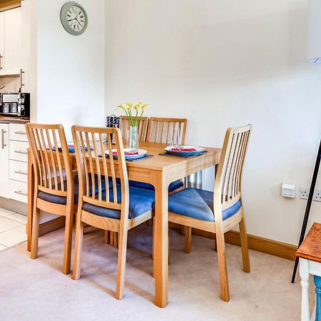 ウェアEntire 2 Bed Flat Contractors Families And Relocatorsアパートメント エクステリア 写真
